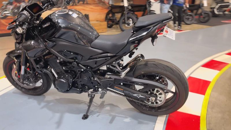 Used 2025 Kawasaki Z900 ABS Image 2
