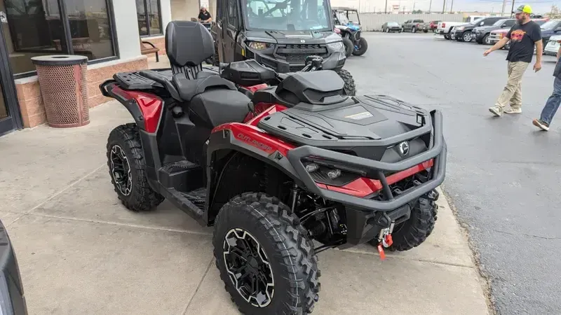 2025 Can-Am OUTLANDER MAX XT 1000R FIERY REDImage 6