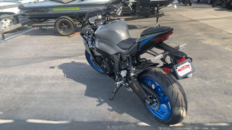 New 2026 Kawasaki NINJA ZX-6R Image 2