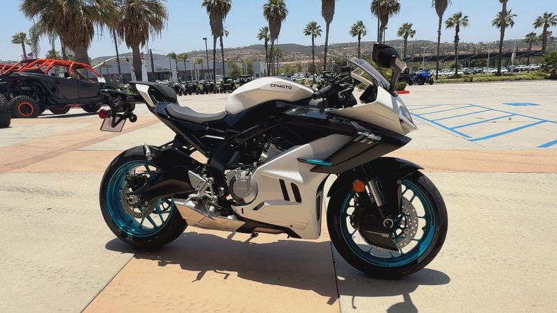 2025 CFMOTO 675SS Image 9