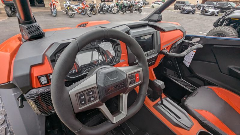 2025 Polaris RZR PRO S 4 ULTIMATE ORANGE RUST AND ZENITH BLUEImage 17