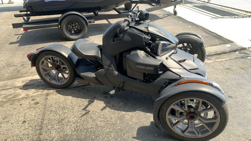 2023 Can-Am F1PC  in a BLACK/ CUSTOM exterior color. Del Amo Motorsports of Long Beach (562) 362-3160 delamomotorsports.com 