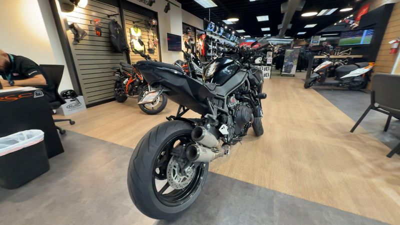 Used 2021 Kawasaki Z H2 Image 3