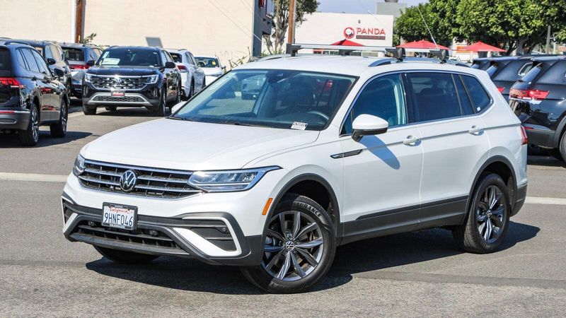 2023 Volkswagen Tiguan 2.0T SEImage 1