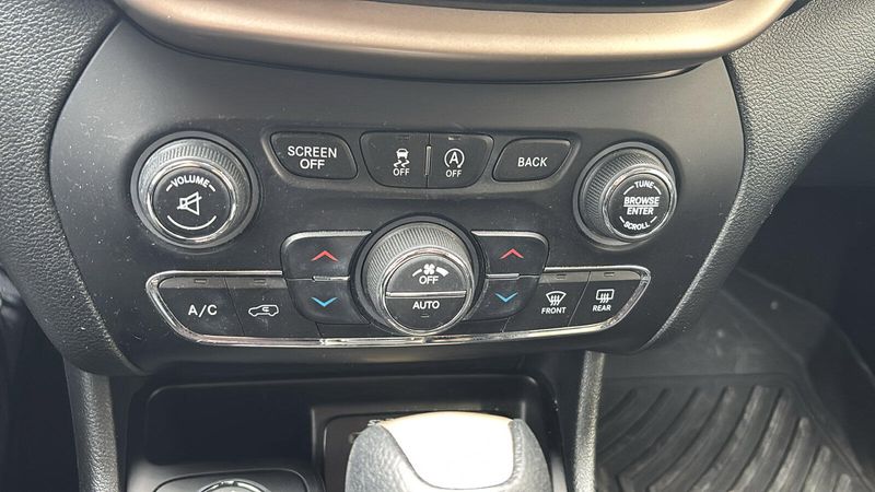 2016 Jeep Cherokee AltitudeImage 12