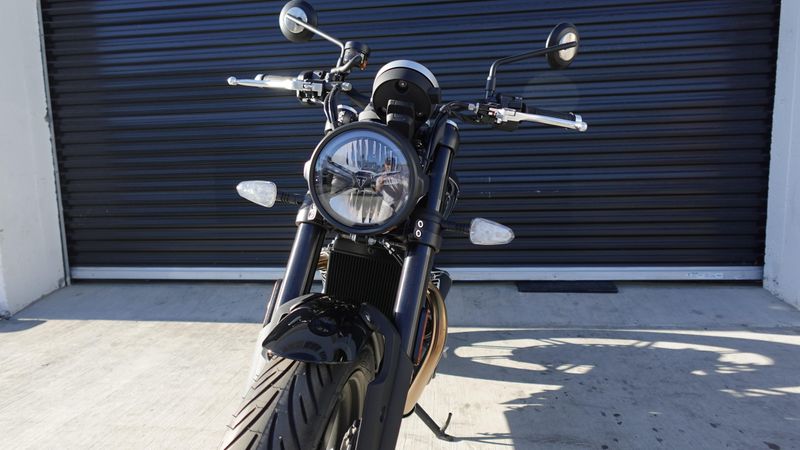 New 2025 Triumph Speed Twin 900 Base 