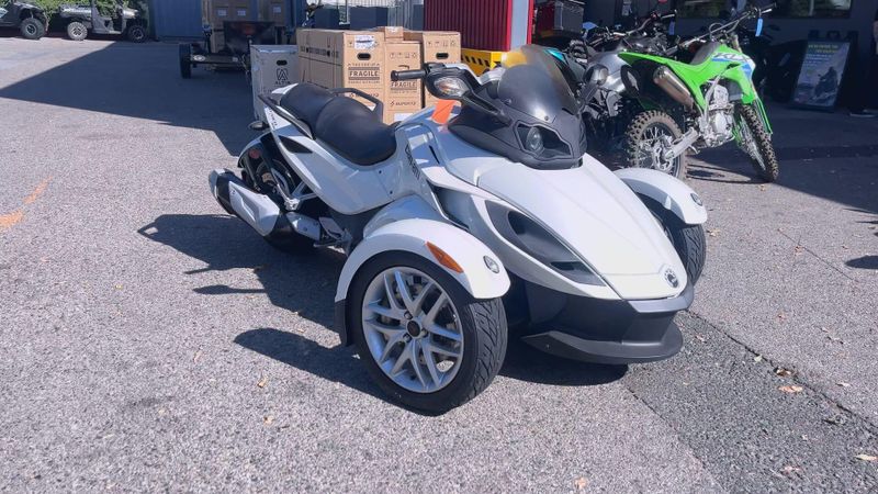 Used 2014 Can-Am RD SPYDER RS 991 SE5 WP 14 CALI Image 6