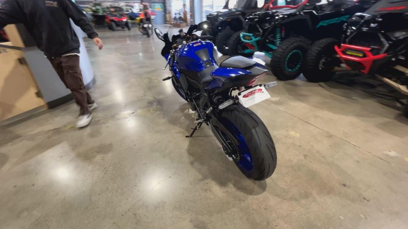 Used 2023 Yamaha YZF-R7 Image 7