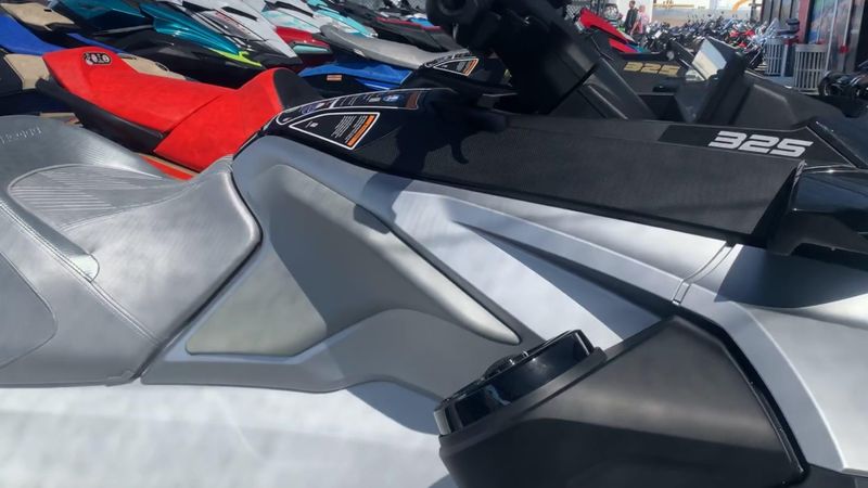 New 2025 Sea-Doo GTX LIMITED 325 (SOUND SYSTEM) Image 8