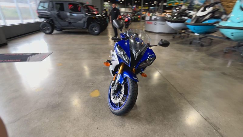 Used 2016 Yamaha YZF-R6 Image 3