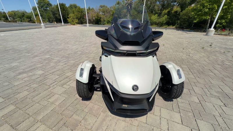 New 2026 Can-Am SPYDER RT SEA-TO-SKY (SE6) Image 4