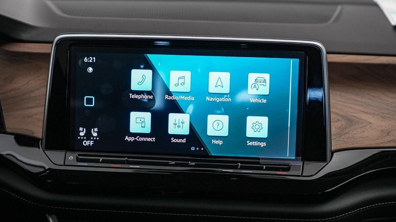 2025 Volkswagen Atlas 2.0T SE w/TechnologyImage 15