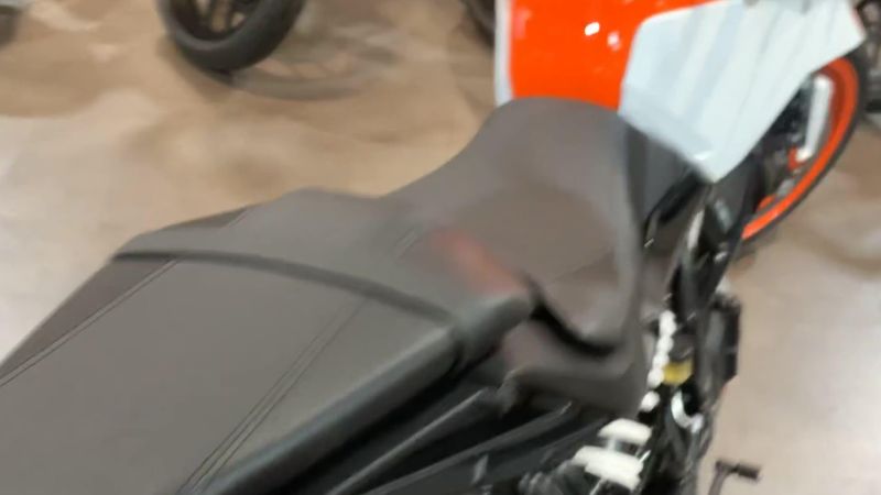New 2024 KTM 250 DUKE Image 3