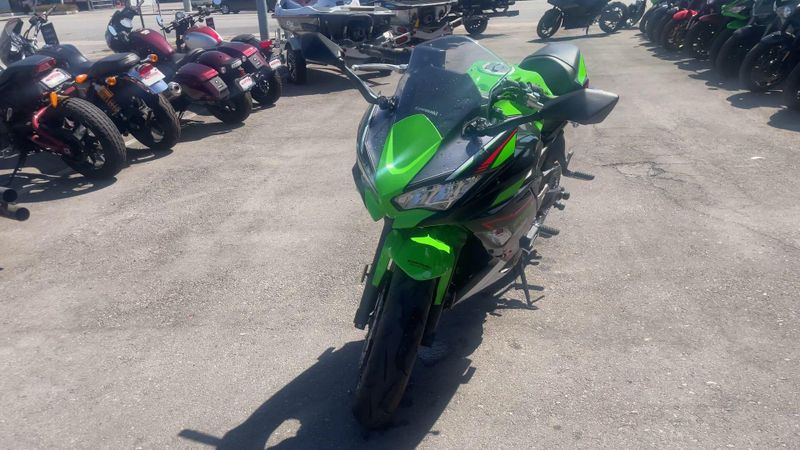 Used 2022 Kawasaki NINJA ZX-6R ABS Image 4