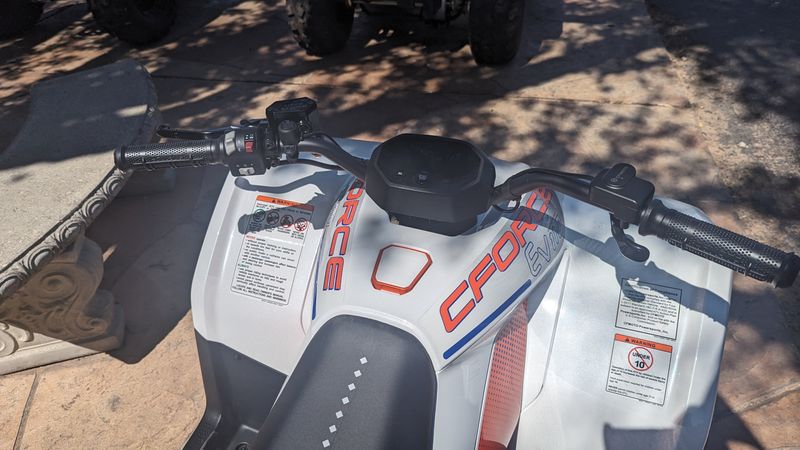 2024 CFMOTO CFORCE 110 EV PEARL WHITE Image 11