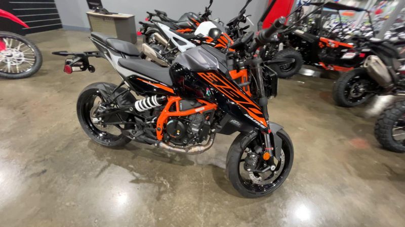 New 2026 KTM 390 DUKE Image 9