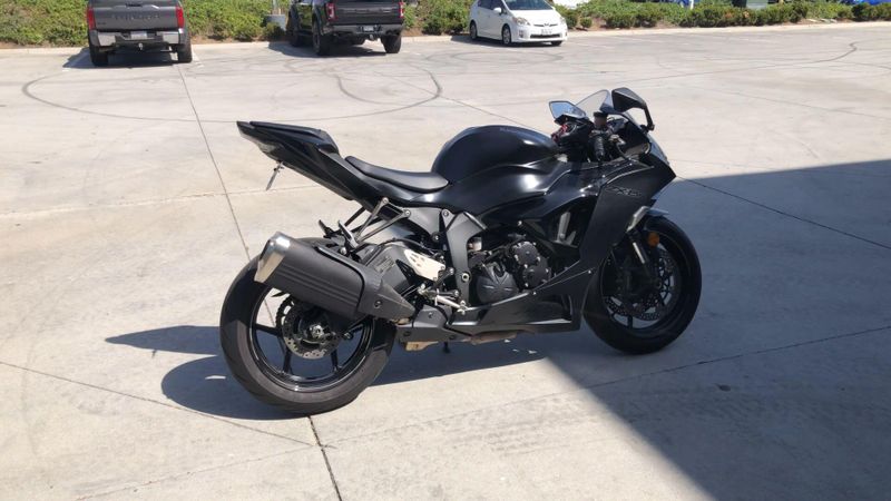 Used 2024 Kawasaki NINJA ZX-6R Image 8