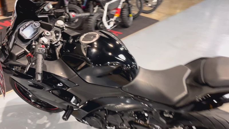 Used 2025 Kawasaki NINJA 500 Image 9