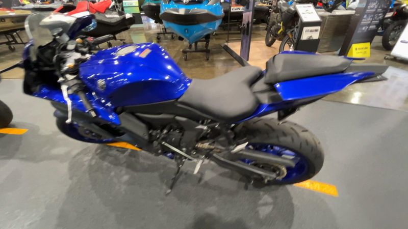 Used 2023 Yamaha YZF-R7 Image 6