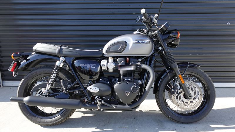 New 2025 Triumph Bonneville T120 Black 