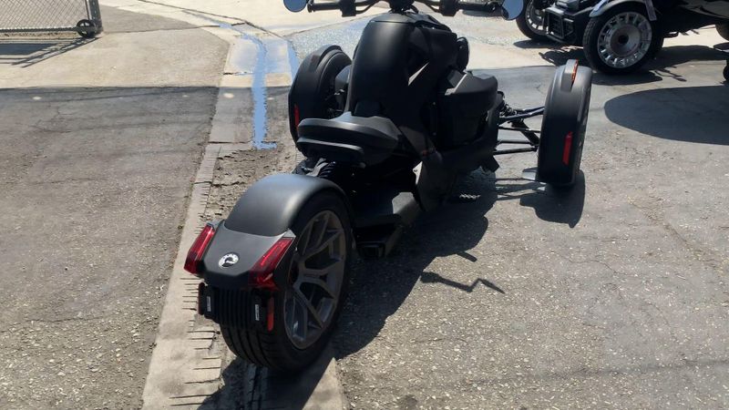 2023 Can-Am F1PC  in a BLACK/ CUSTOM exterior color. Del Amo Motorsports of Long Beach (562) 362-3160 delamomotorsports.com 