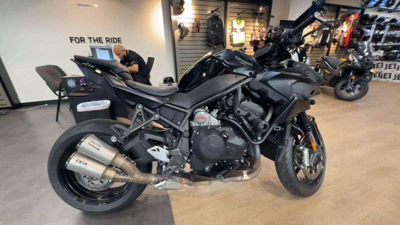Used 2021 Kawasaki Z H2 Image 4