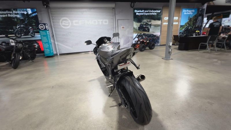 2016 Yamaha YZF-R6 Image 6