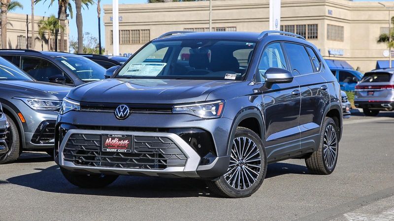 2025 Volkswagen Taos 1.5T SEImage 1