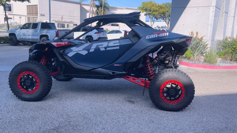New 2026 Can-Am MAVERICK R X RS WITH SMART-SHOX 999T DCT Image 9