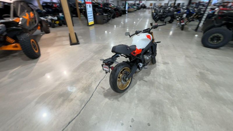 New 2026 Yamaha XSR900 Image 3