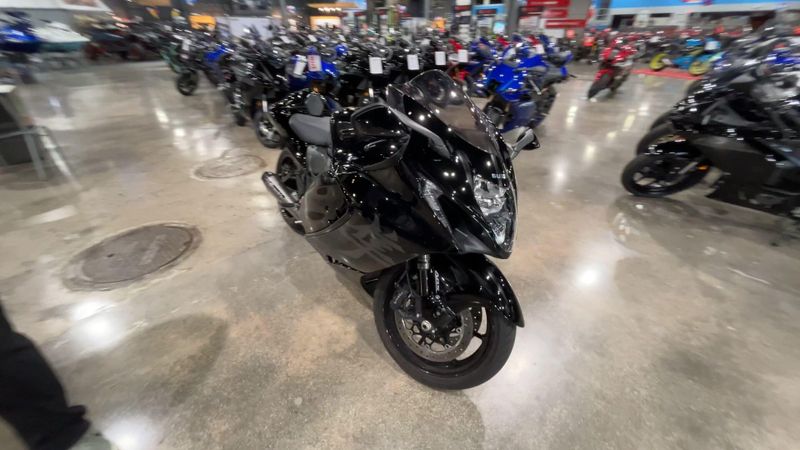 Used 2025 Suzuki Hayabusa Image 2