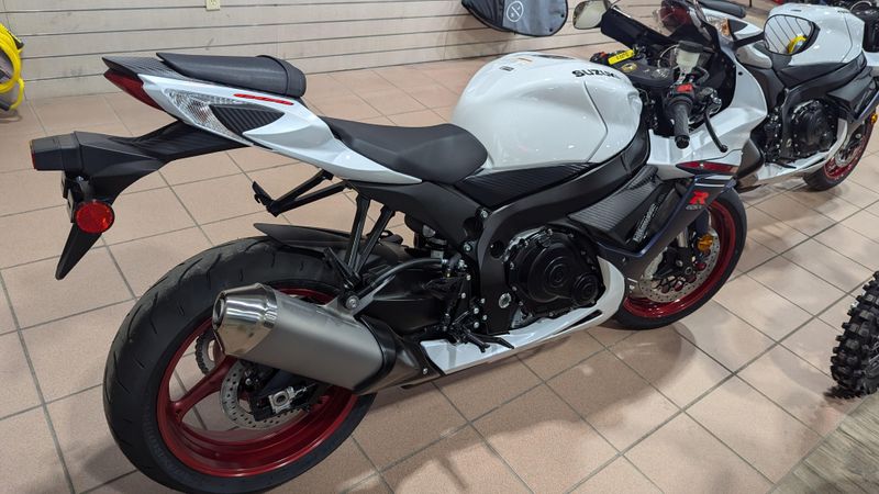 2025 Suzuki GSXR 600Image 3