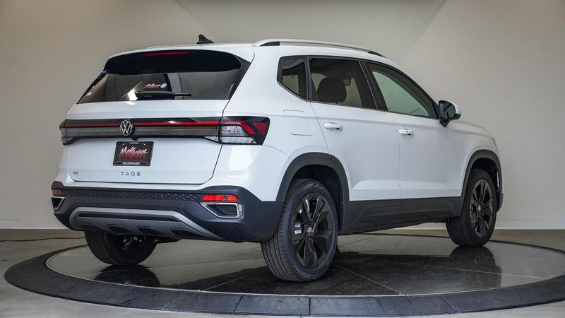 New 2025 Volkswagen Taos 1.5T SEImage 4