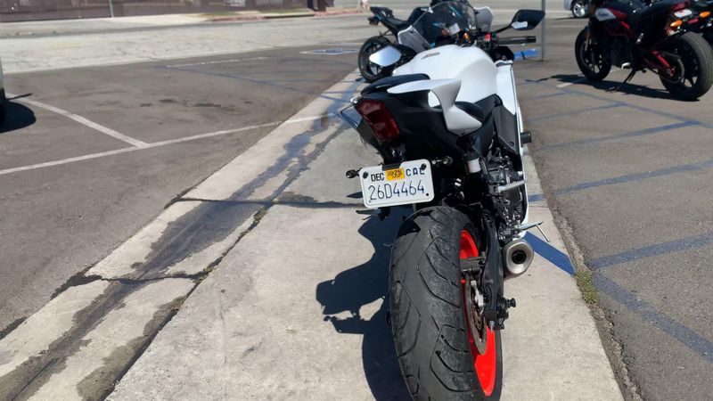 Used 2023 Yamaha YZF-R7 CA Image 3