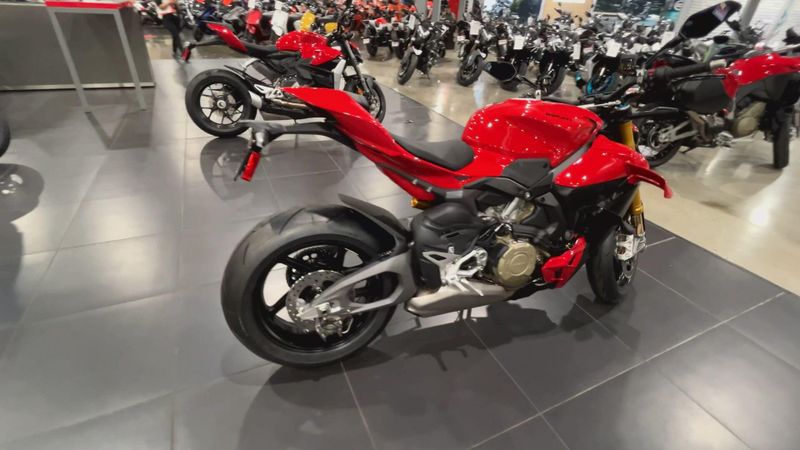 New 2025 Ducati STREETFIGHTER V4 S 3G Image 8