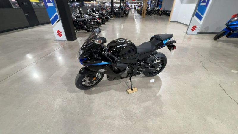 New 2027 Suzuki GSX-R600 Image 8