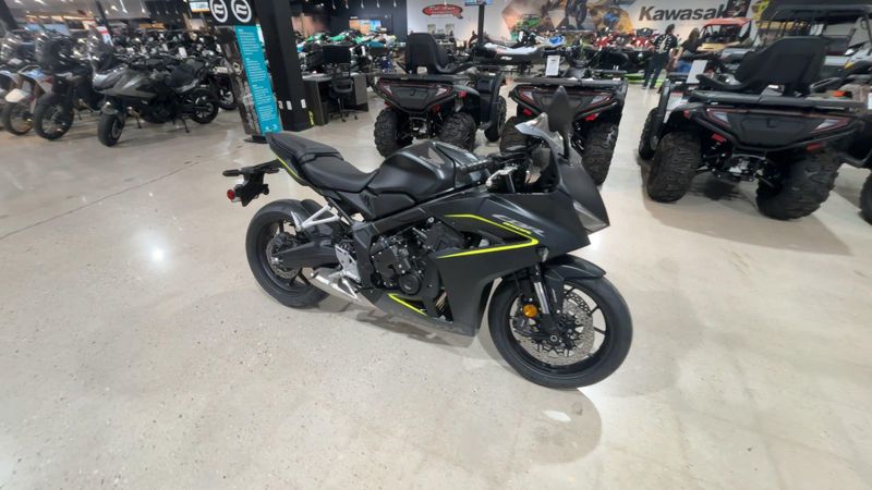New 2026 Honda CBR650R E-CLUTCH Image 5