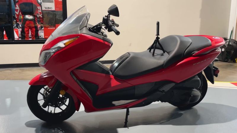 Used 2015 Honda FORZA Base Image 5