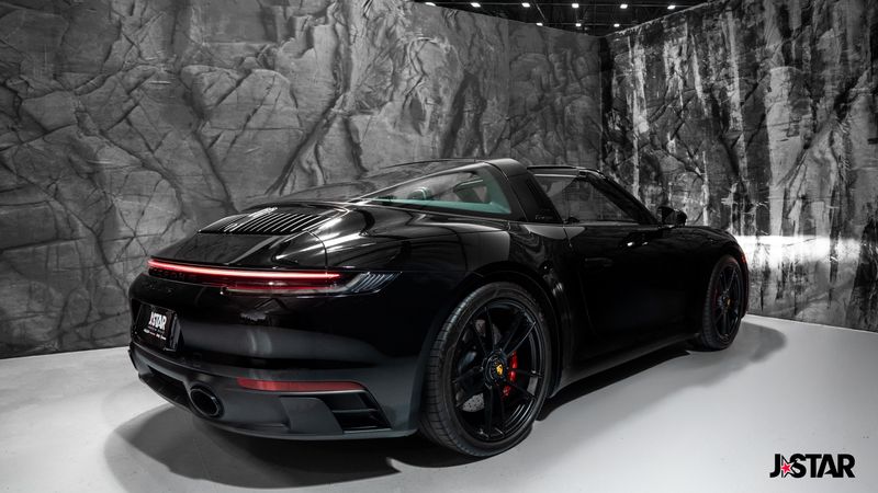 2024 Porsche 911 Targa 4 GTS photo 20