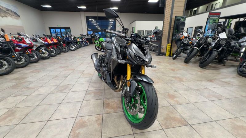 New 2026 Kawasaki Z1100 SE ABS Image 3