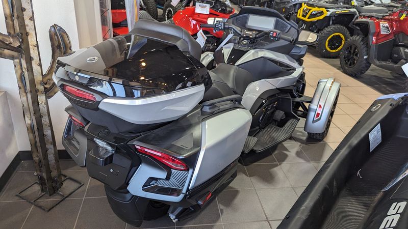 2024 Can-Am SPYDER RT LIMITED HYPER SILVERImage 9