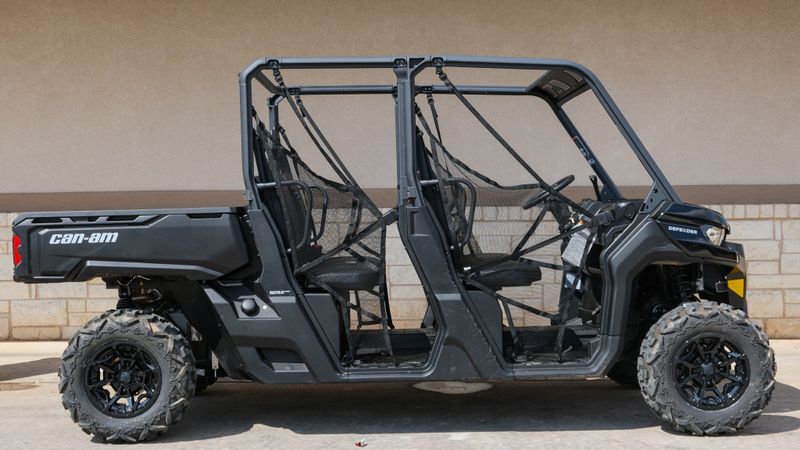 2023 CAN-AM Defender DPS HD9Image 2