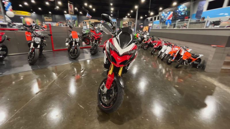 2016 Ducati MULTISTRADA 1200 PIKES PEAK Image 3