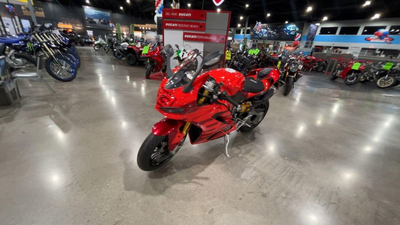 New 2027 Ducati PANIGALE V2 MM93 Image 4
