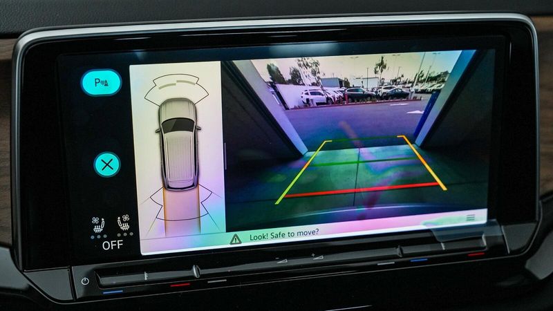 New 2025 Volkswagen Atlas 2.0T SE w/TechnologyImage 24