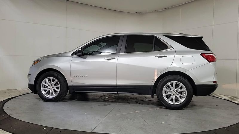 2021 Chevrolet Equinox LT photo 4
