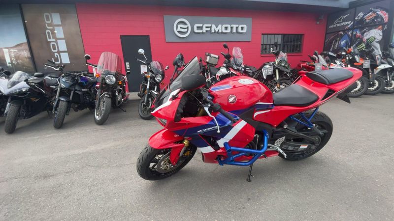 Used 2021 Honda CBR600RR Image 8