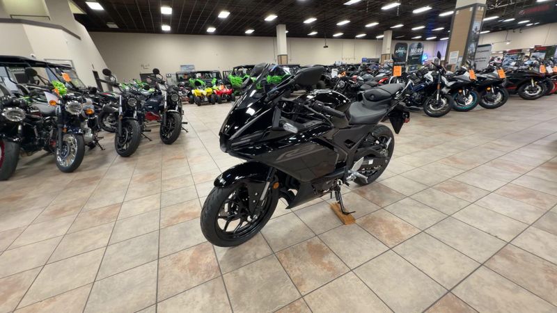 New 2026 Yamaha YZF-R3 ABS Image 5