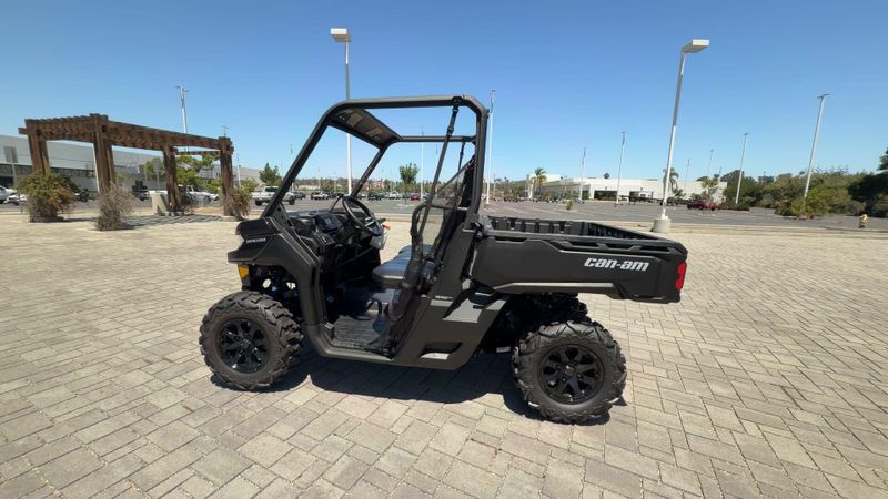 New 2026 Can-Am DEFENDER DPS HD9 Image 6