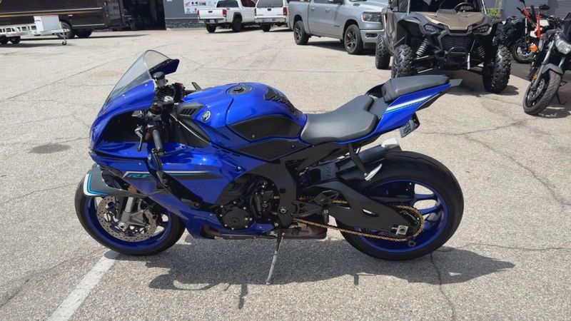 Used 2025 Yamaha YZF-R1 Image 5
